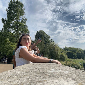 Meet your Posher, Paola